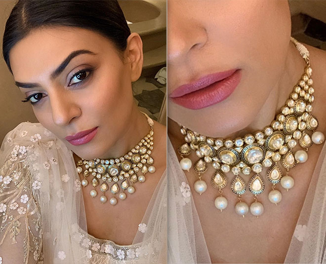 sushmita sen lehenga with shawl wedding look necklace inside