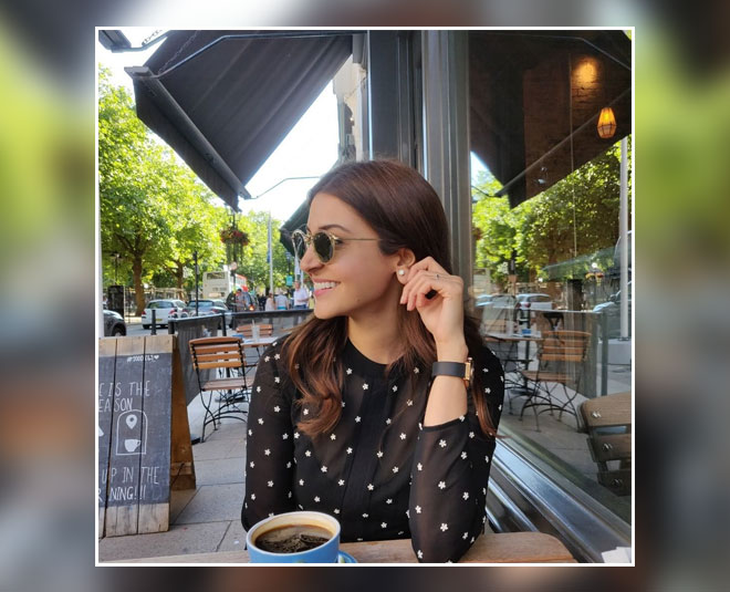 Anushka Sharma coffee pic