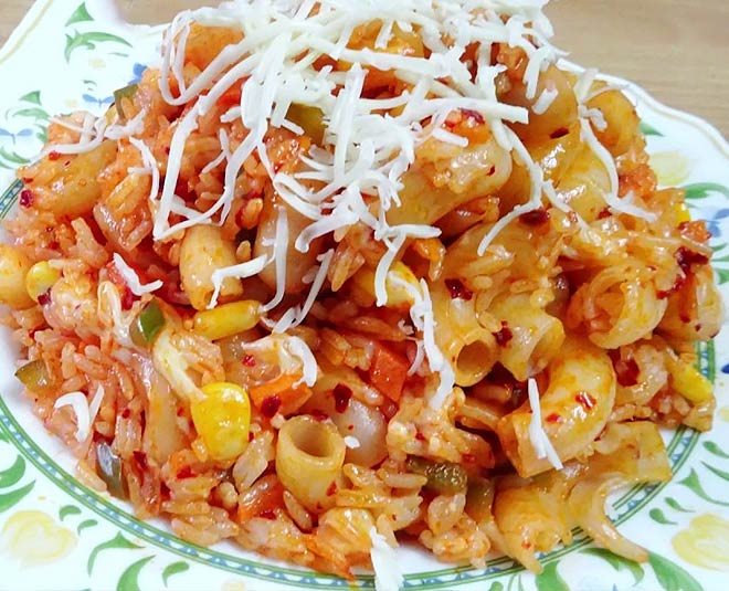 cook schezwan macaroni inside