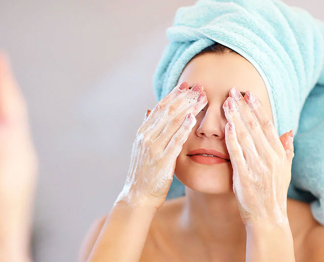 how to doing dry skin makeup inside