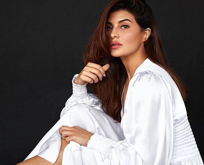 jacqueline fernandez real hair length