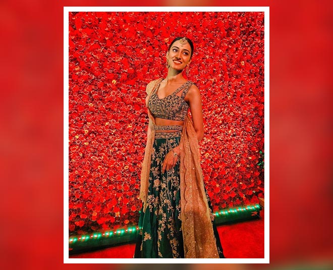 latest trendy and stylish blouse designs of actress Erica fernandes