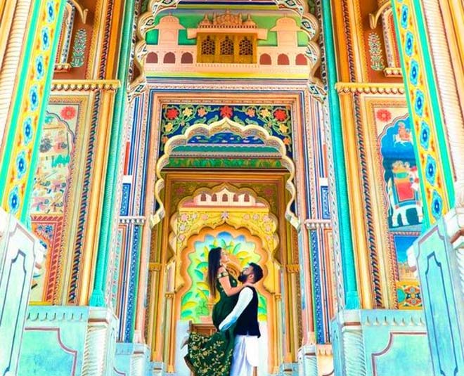 pre wedding photoshoot inside