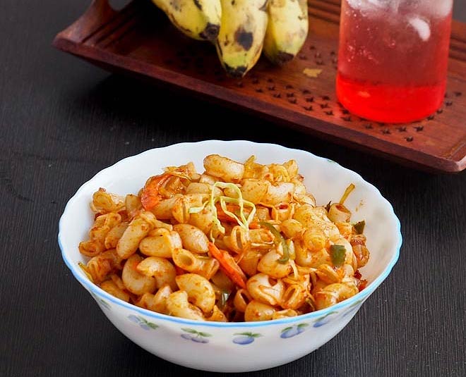 schezwan macaroni recipe inside