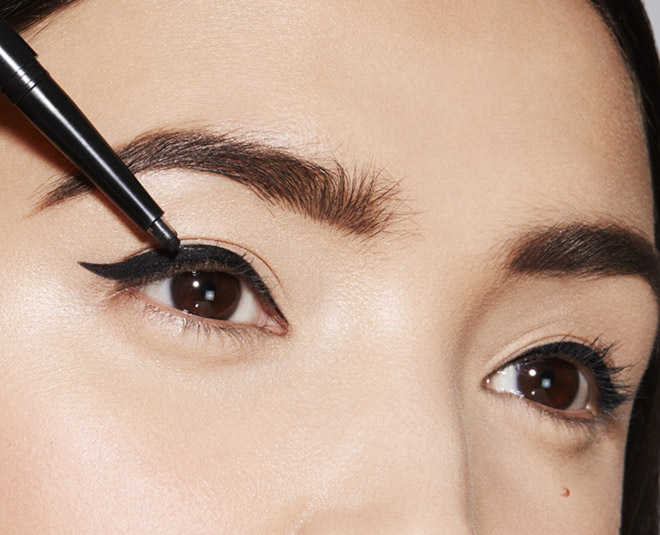 winged liner ()