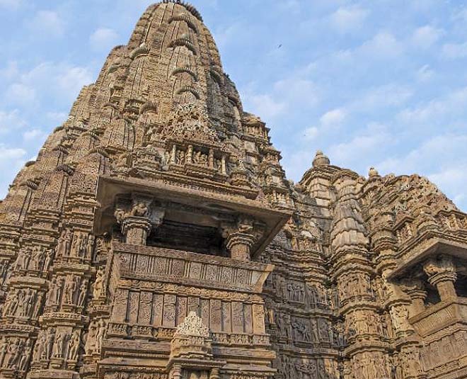 nearest place to visit kanpur