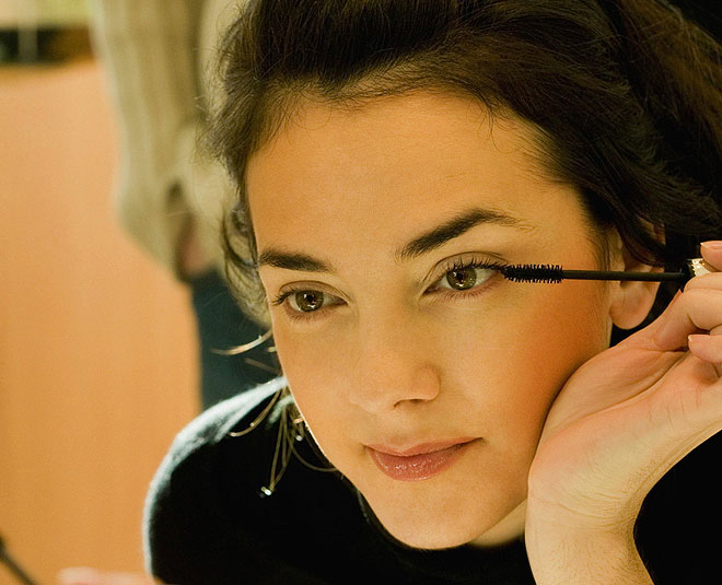 tips to apply makeup quick inside