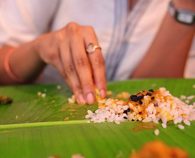 why not eat food with left hand inside