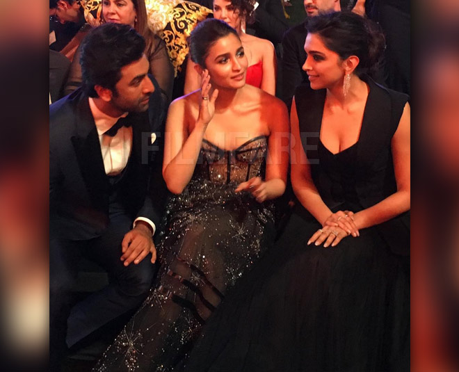 alia bhatt filmfare award card ()