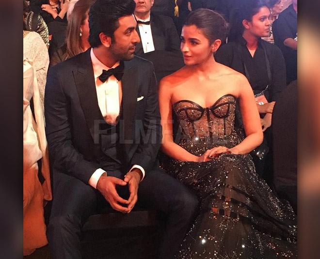 alia bhatt filmfare award card ()