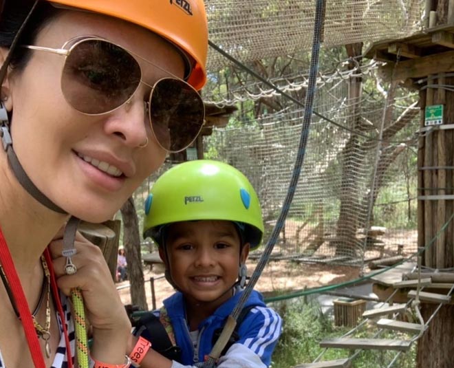 aesha dhawan with son zoravar dhavan