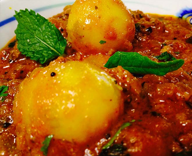 dum aloo lakhnawi
