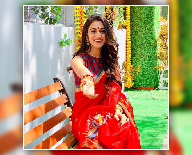 erica fernandis red saree look inside