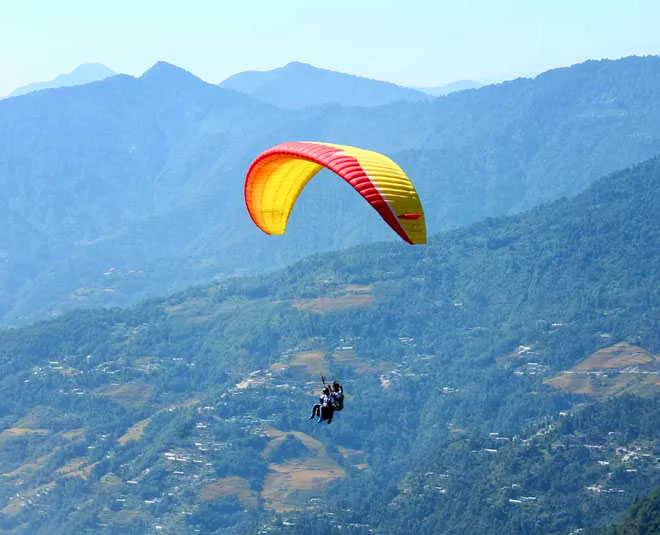 paragliding famous places