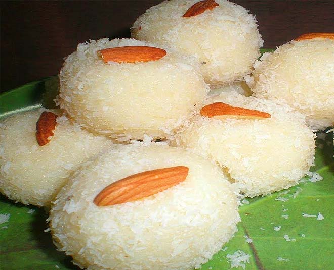 sabudana ke laddu inside
