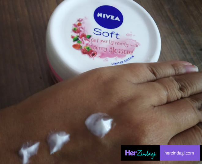 Nivea Soft Light Moisturizing Cream Berry Blossom