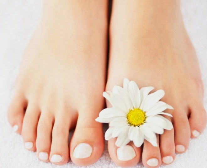 hair conditioner hacks for pedicure