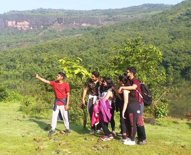 holiday vacation in devkund waterfall