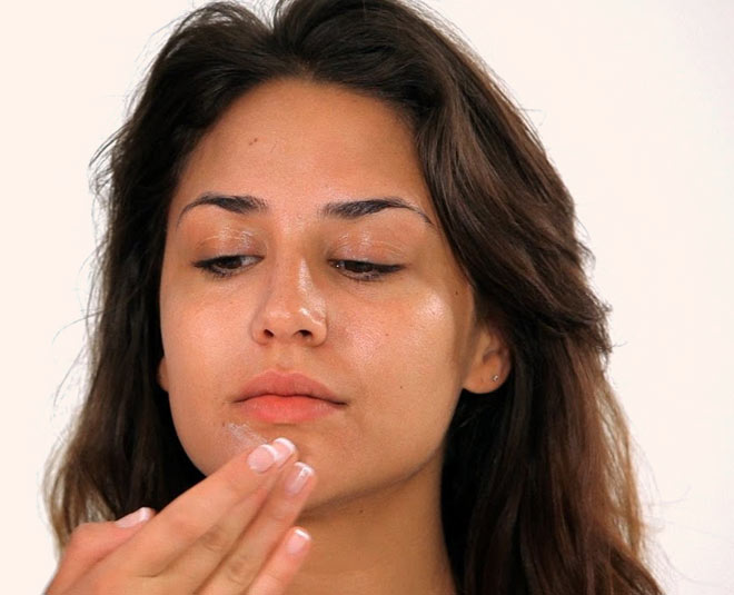 tips to prevent shine if you have an oily face inside two