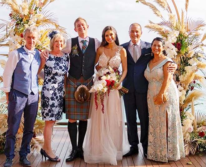 bruna abdullah birth to her daughter in water inside