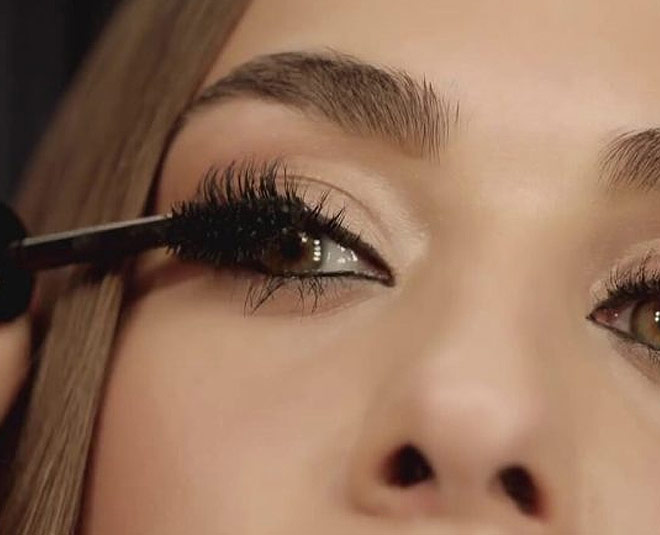 simple way to set artificial eyelash extensions inside
