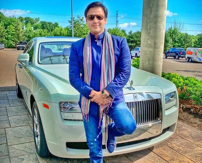 vivek oberoi in blue dress inside