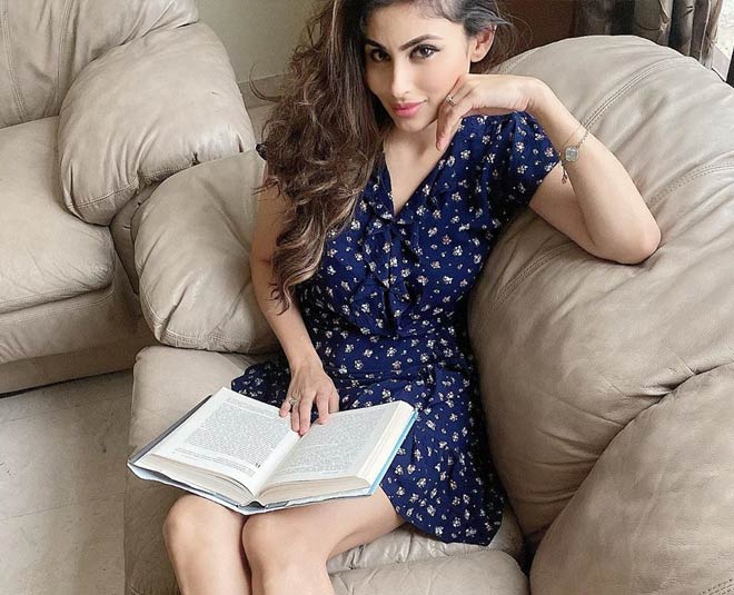 bhagwat geeta mouni roy reading