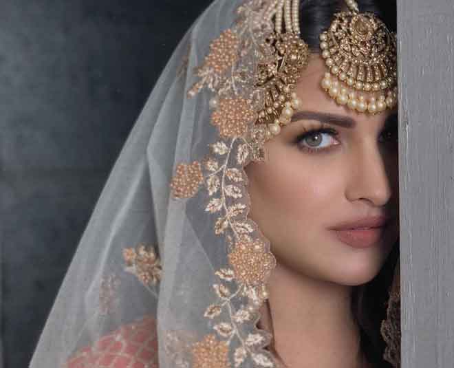 Himanshi Khurana Bridal And No Make Up Look And Rashami Desai Dance