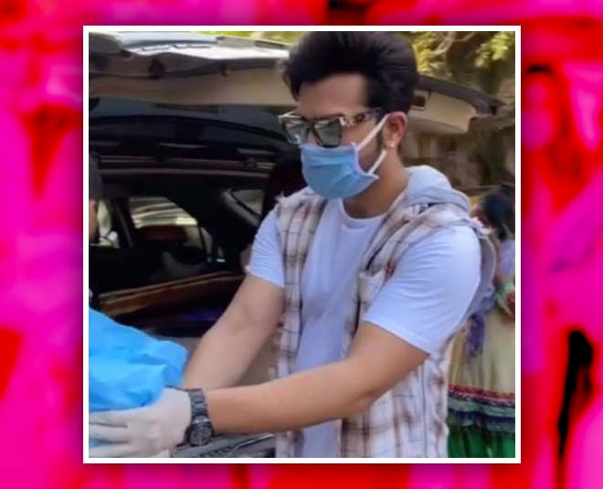 paras helping the needy