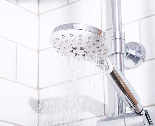 easy hacks for clogged showerhead