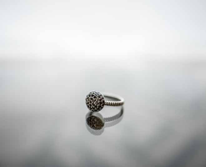 how maintain shine in silver jewellery inside