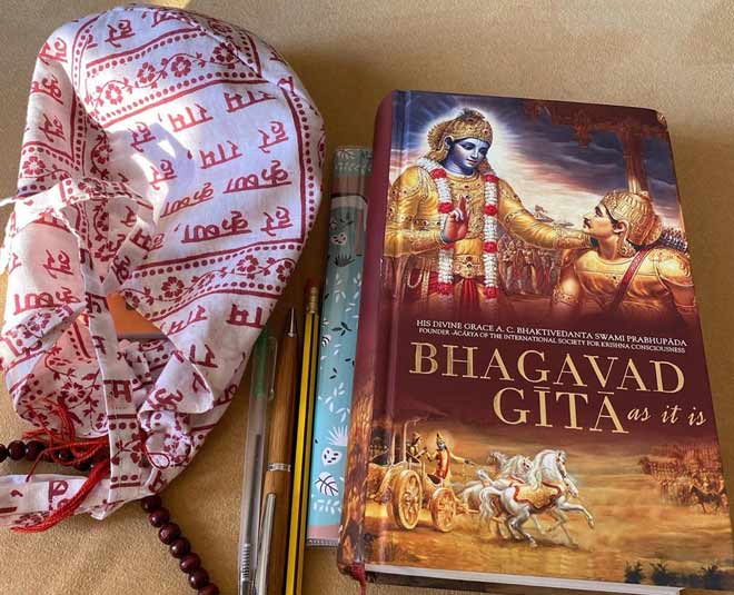 mouni roy krishna bhakti