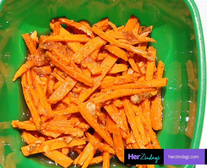 haldi ka achar inside