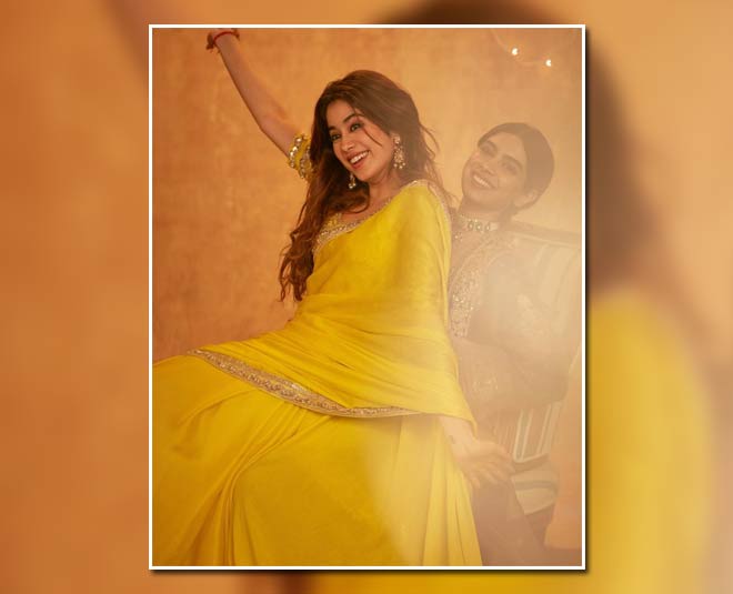 janhvi saree looks