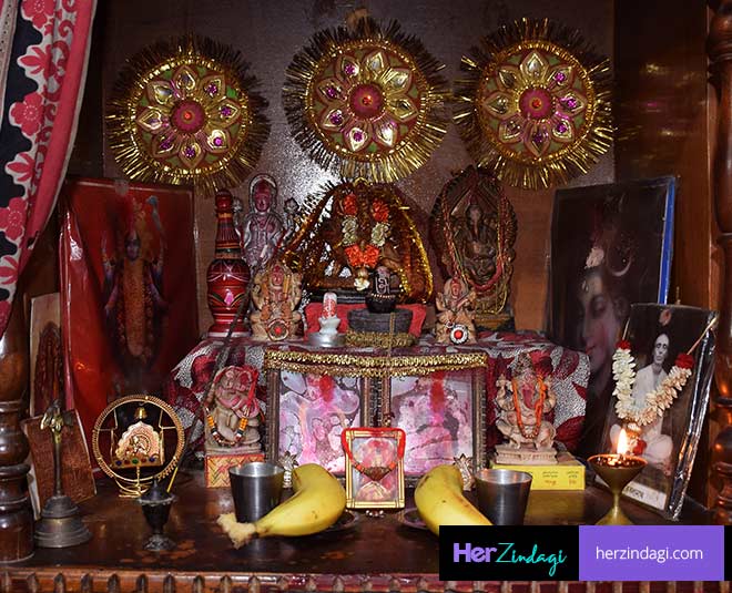 mandir face direction in home