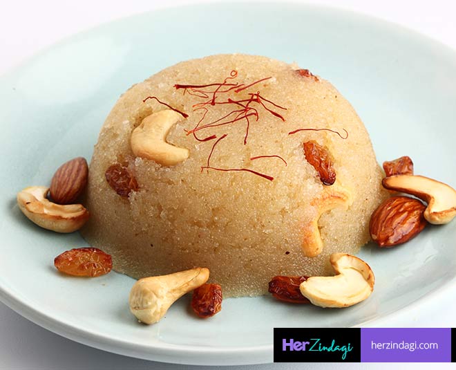 sooji ka halwa inside