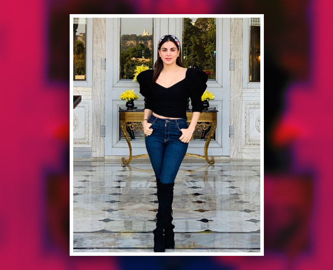 black puffed sleeve top