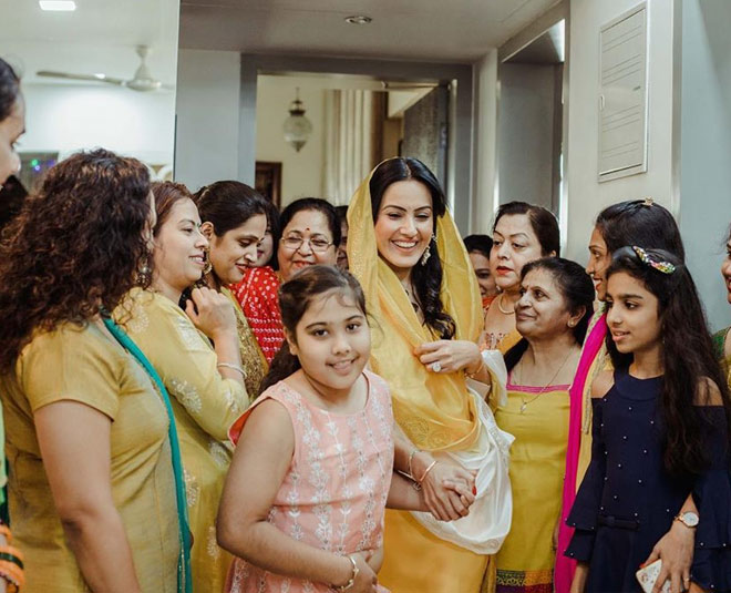 kamya panjabi engagement family