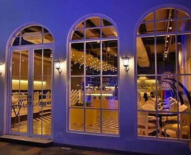know about best restaurants ofsufi nights delhi inside