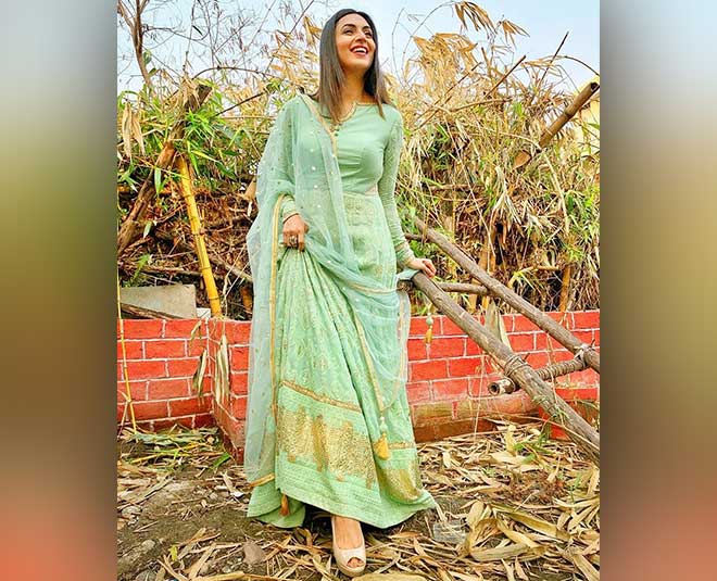tv actress divyanka tripathi green lehenga