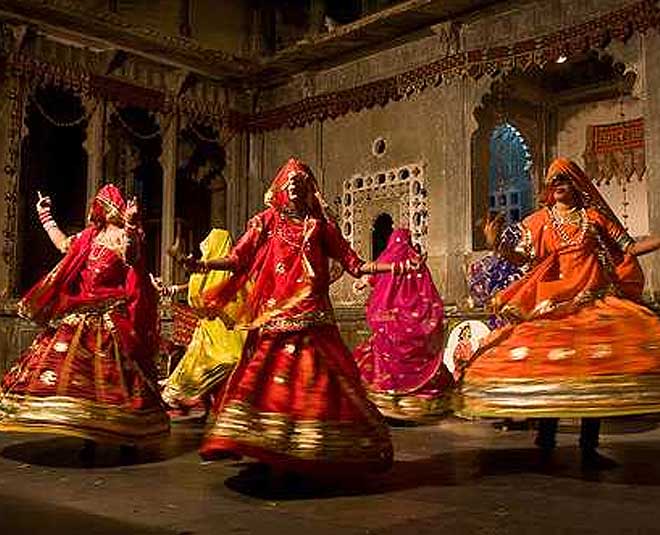 visit taj mahotsav enjoy folk dance