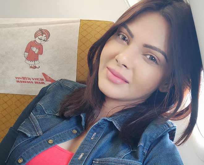 actress sherlyn chopra bought flat in burj khalifa dubai inside