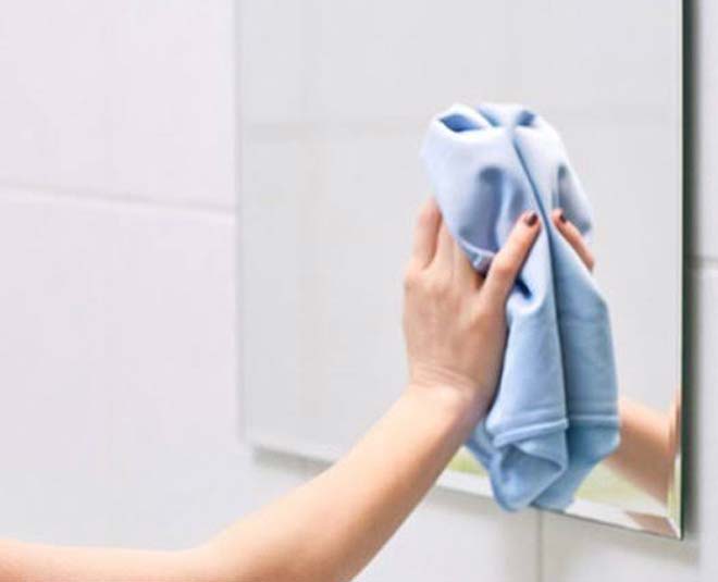 cleaning mirror inside