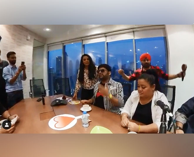 kapil sharma show live in dubai pictures with krushna abhishek inside