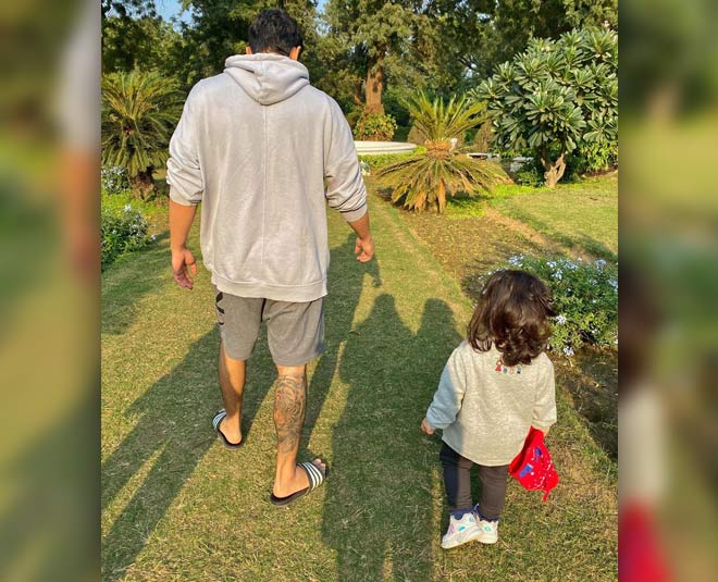 soha ali khan with parents