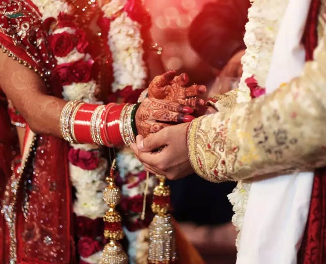 wedding father of groom elopes with mother of bride in surat gujarat inside
