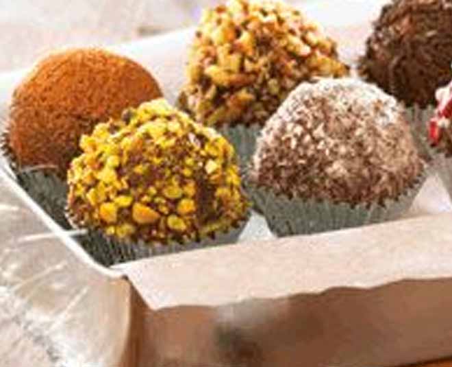 Prepare Homemade Sweets & Rakhi