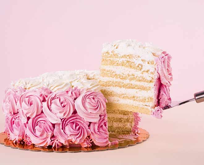 cake decoration tools inside