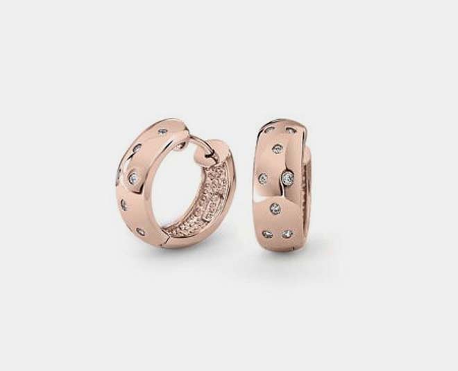 earrings woman should have inside