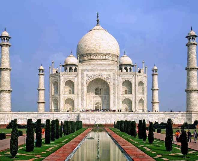 monuments in India most money from tourism tajmahal inside